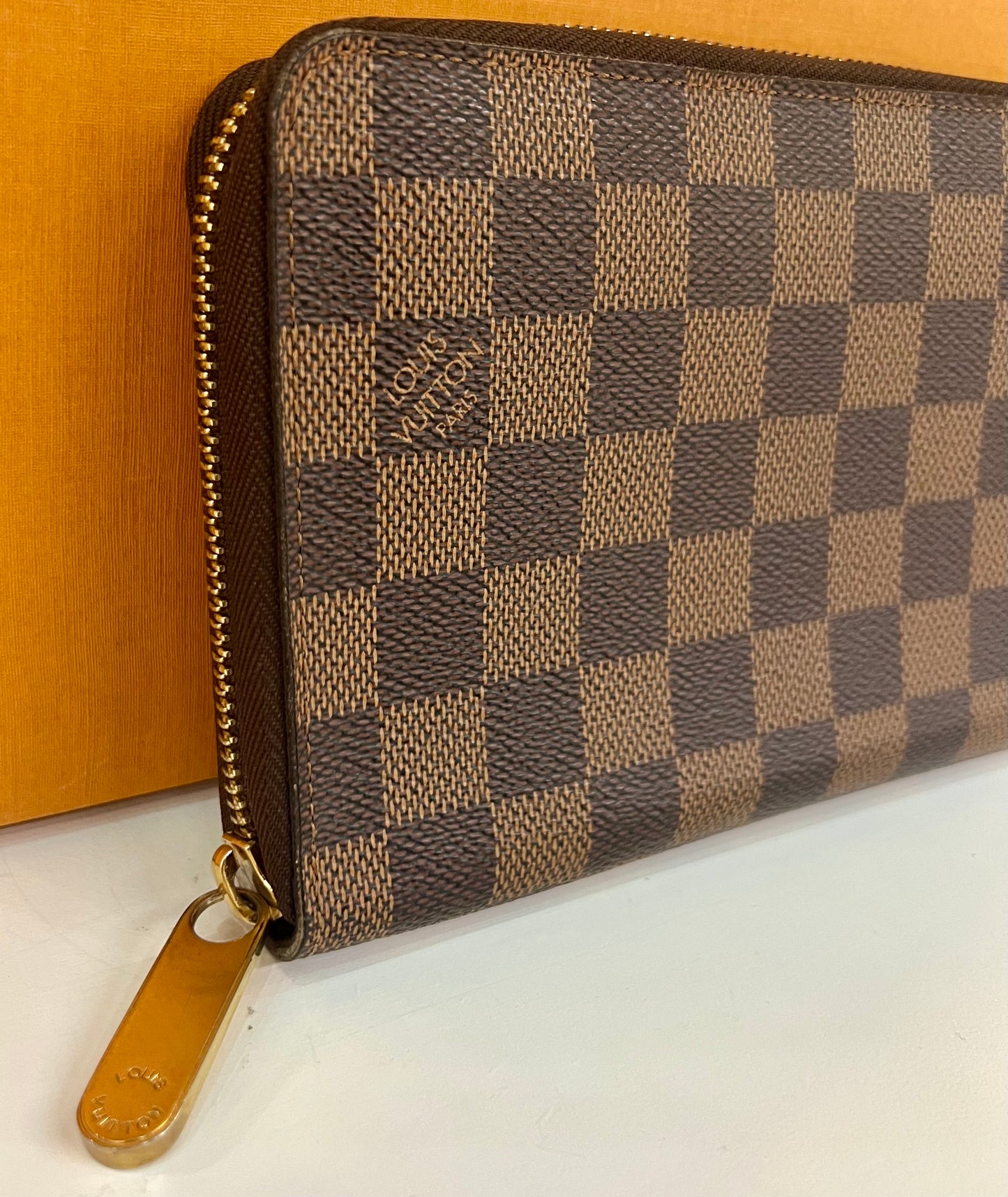 Damier Ebene Zippy Organizer Wallet