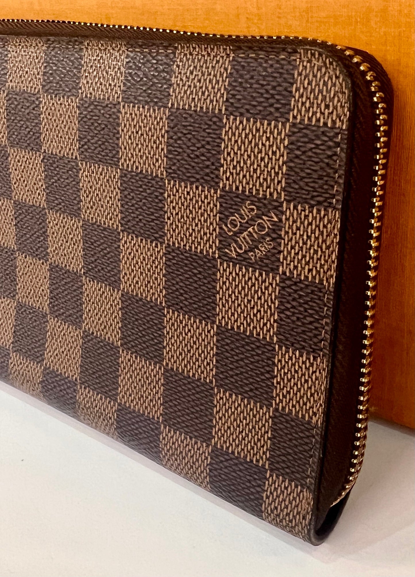 Damier Ebene Zippy Organizer Wallet