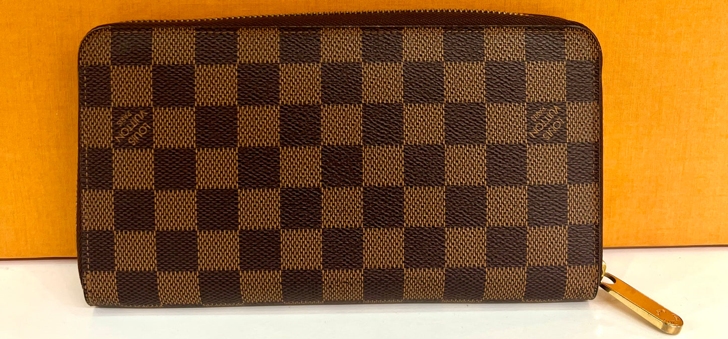 Damier Ebene Zippy Organizer Wallet