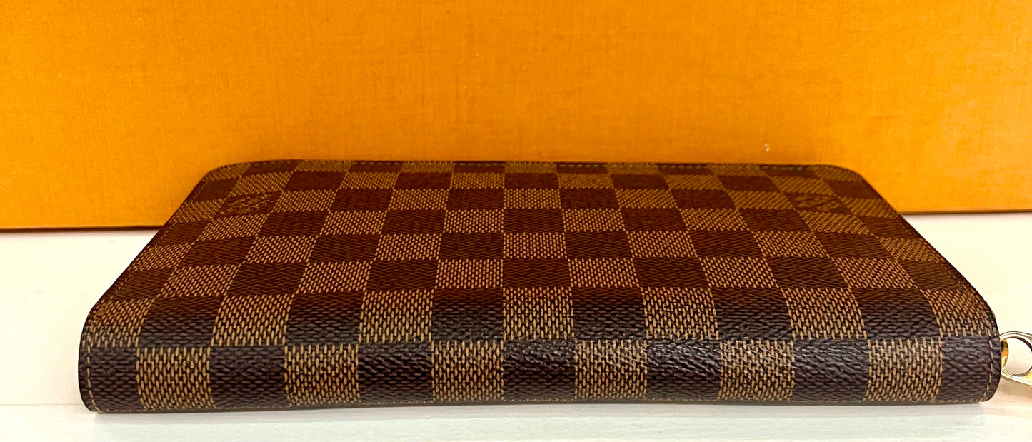 Damier Ebene Zippy Organizer Wallet
