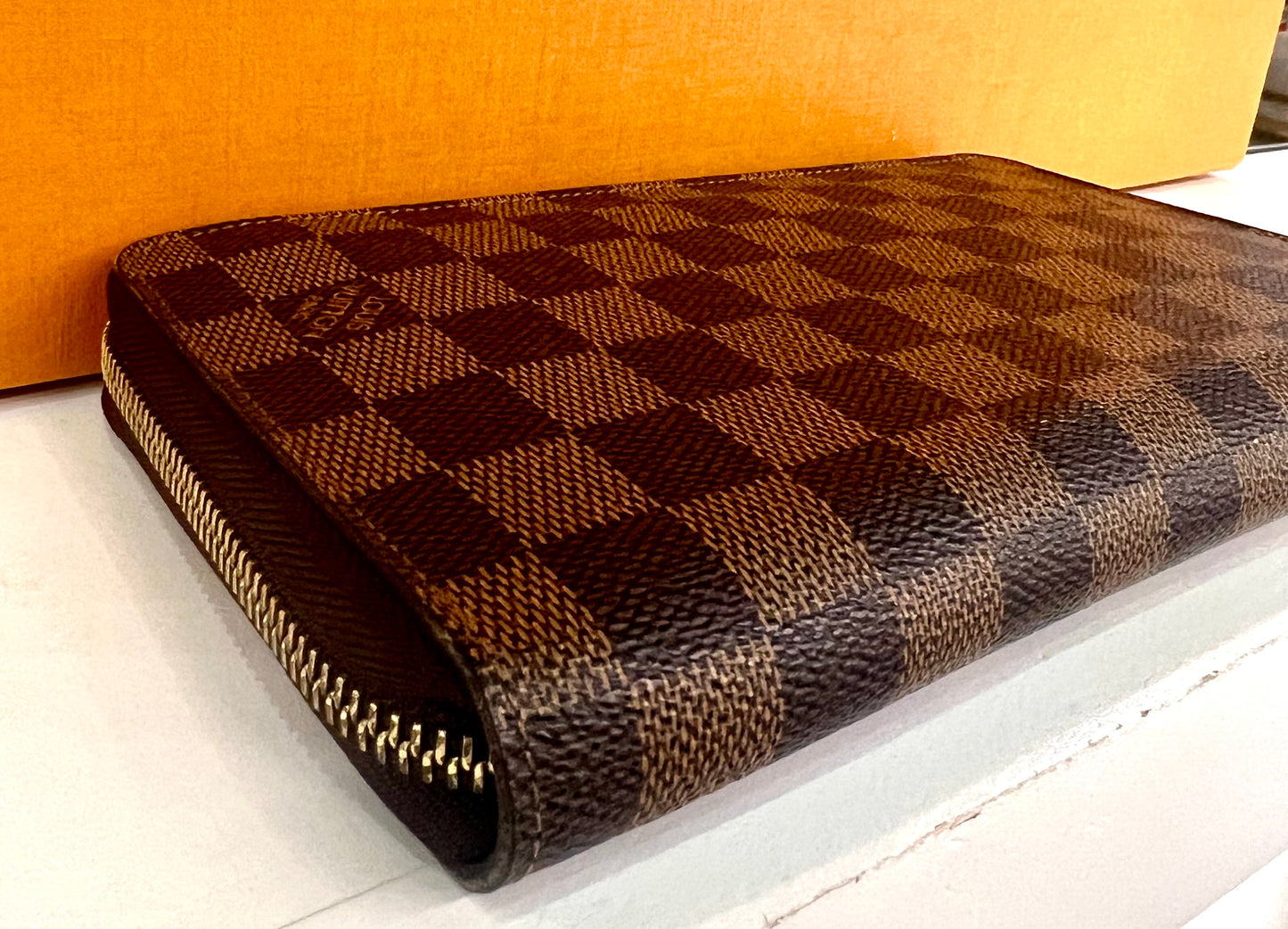 Damier Ebene Zippy Organizer Wallet