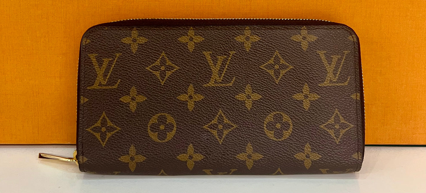 Zippy Wallet Monogram