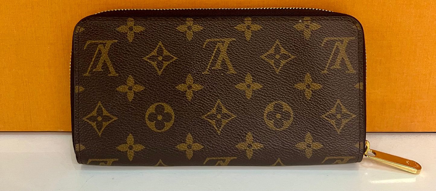 Zippy Wallet Monogram