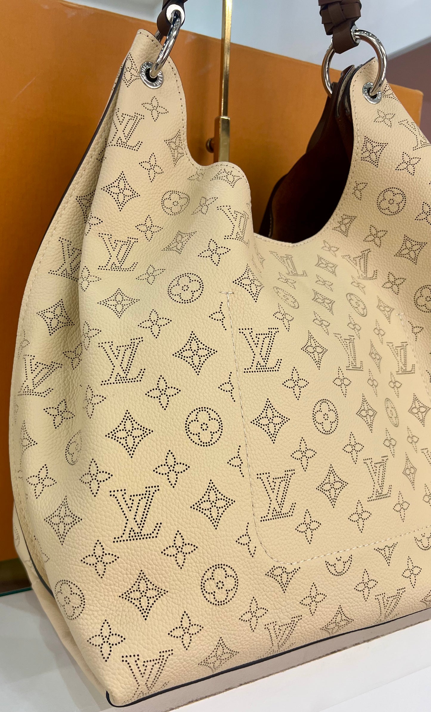 Carmel Mahina Hobo Cream