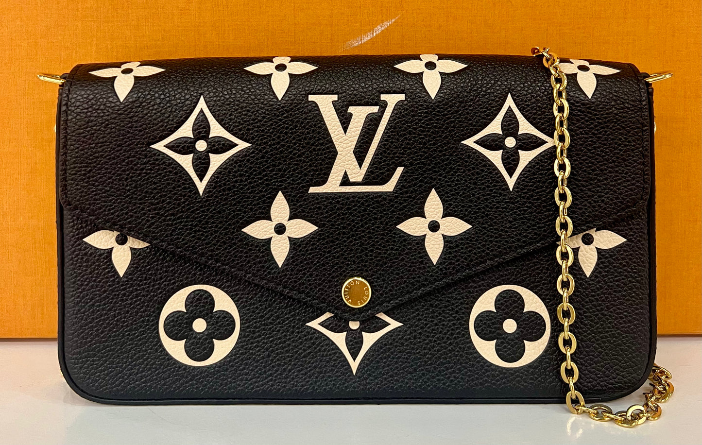 Felicie Black and White Empreinte