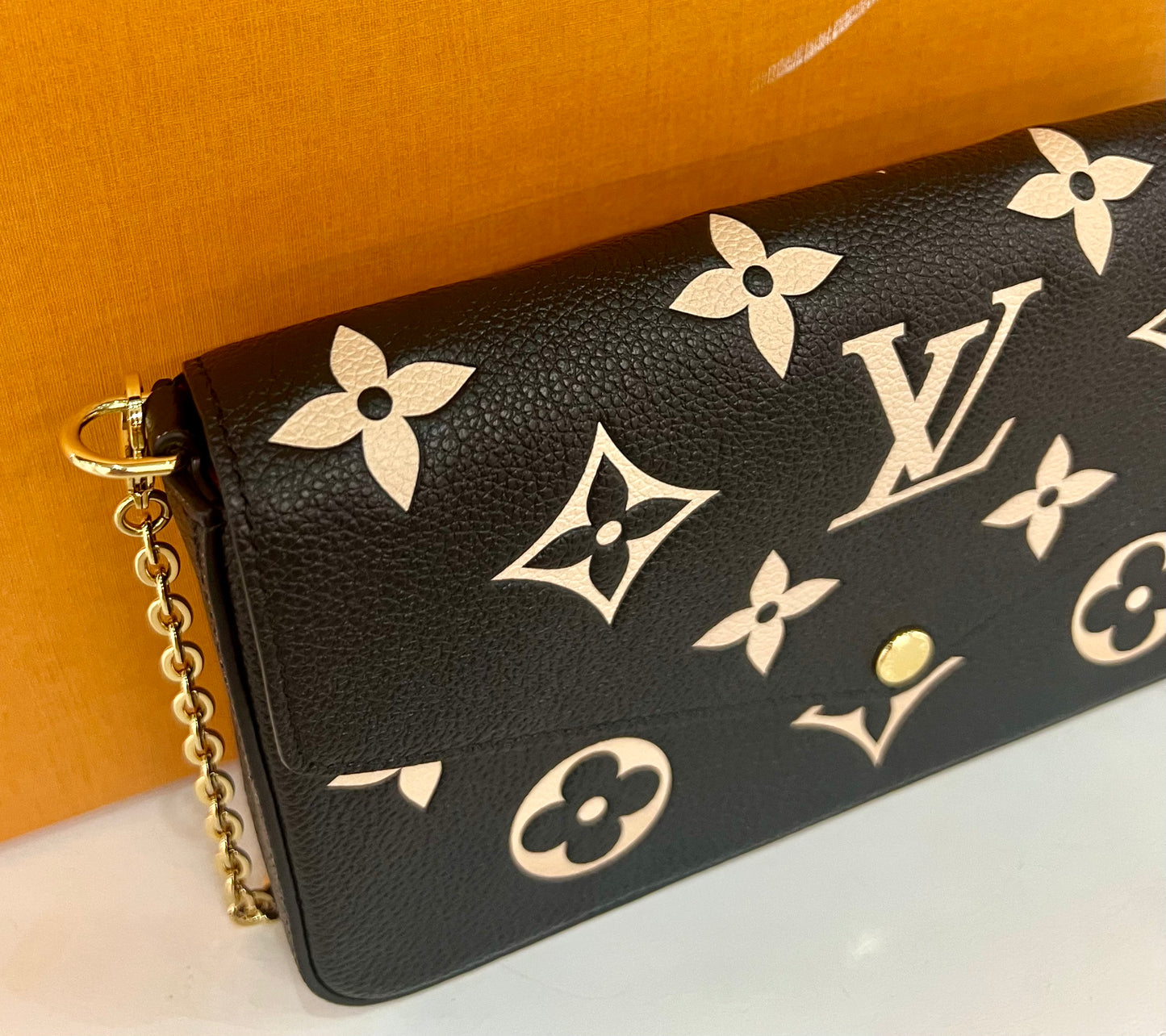 Felicie Black and White Empreinte