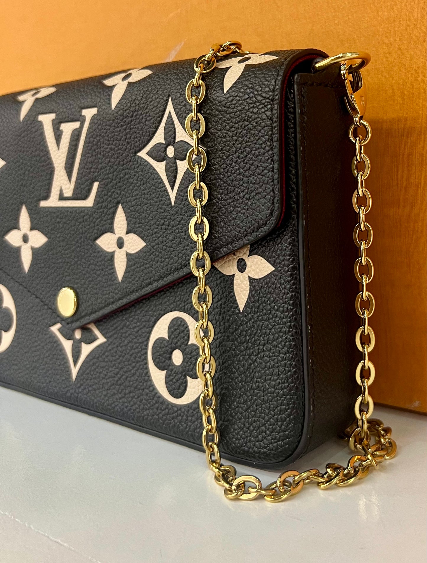 Felicie Black and White Empreinte