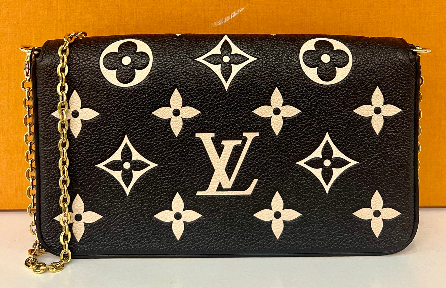 Felicie Black and White Empreinte