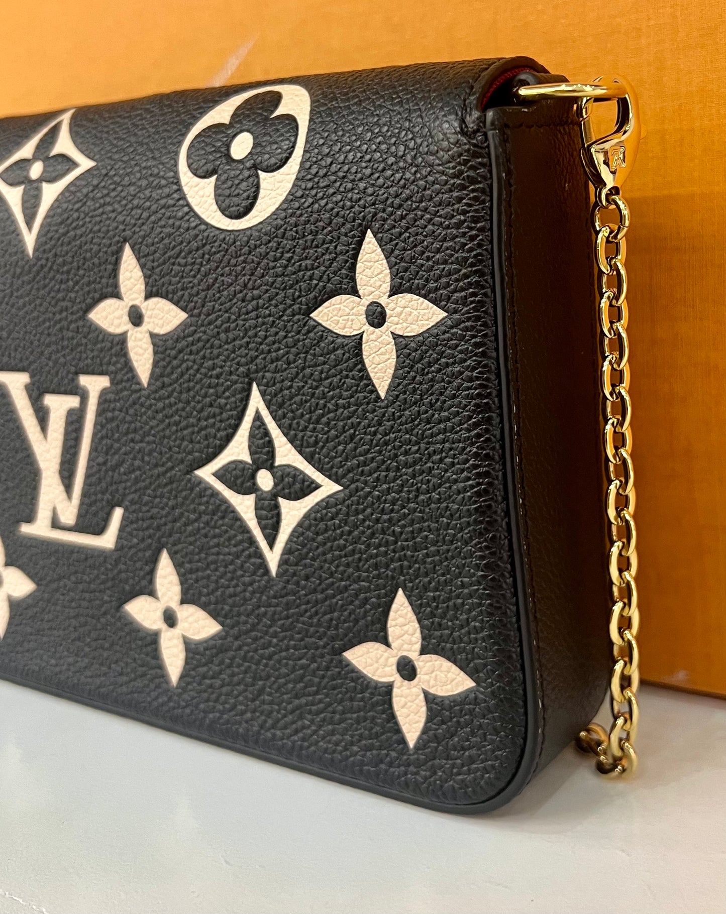 Felicie Black and White Empreinte