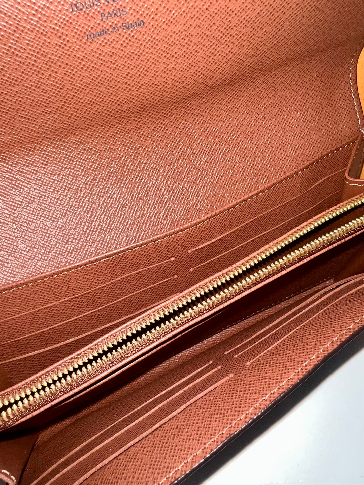 Sarah Wallet Monogram