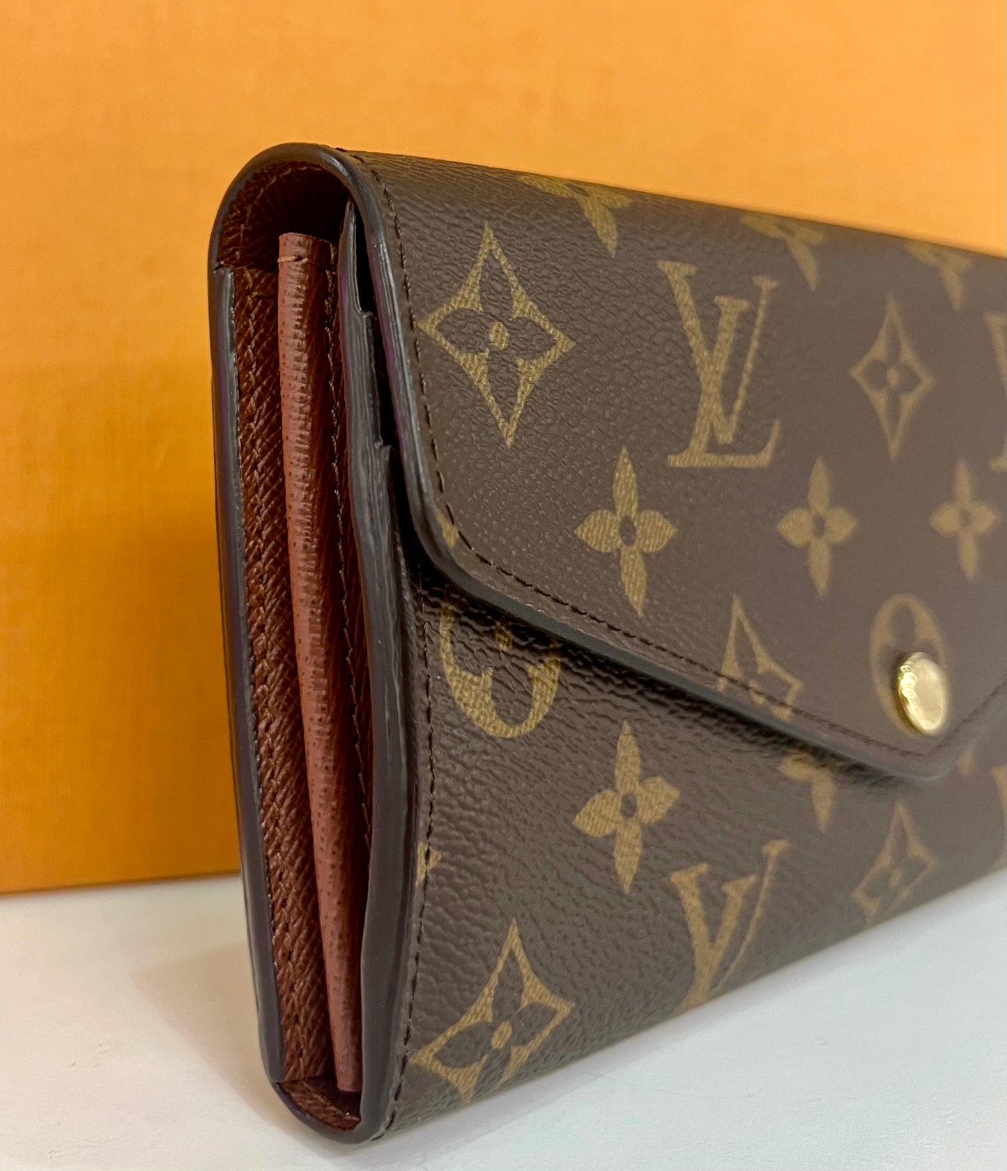 Sarah Wallet Monogram