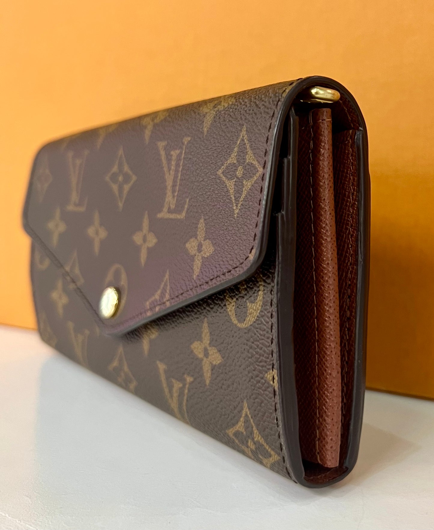 Sarah Wallet Monogram