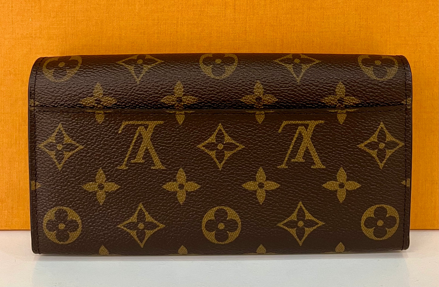 Sarah Wallet Monogram