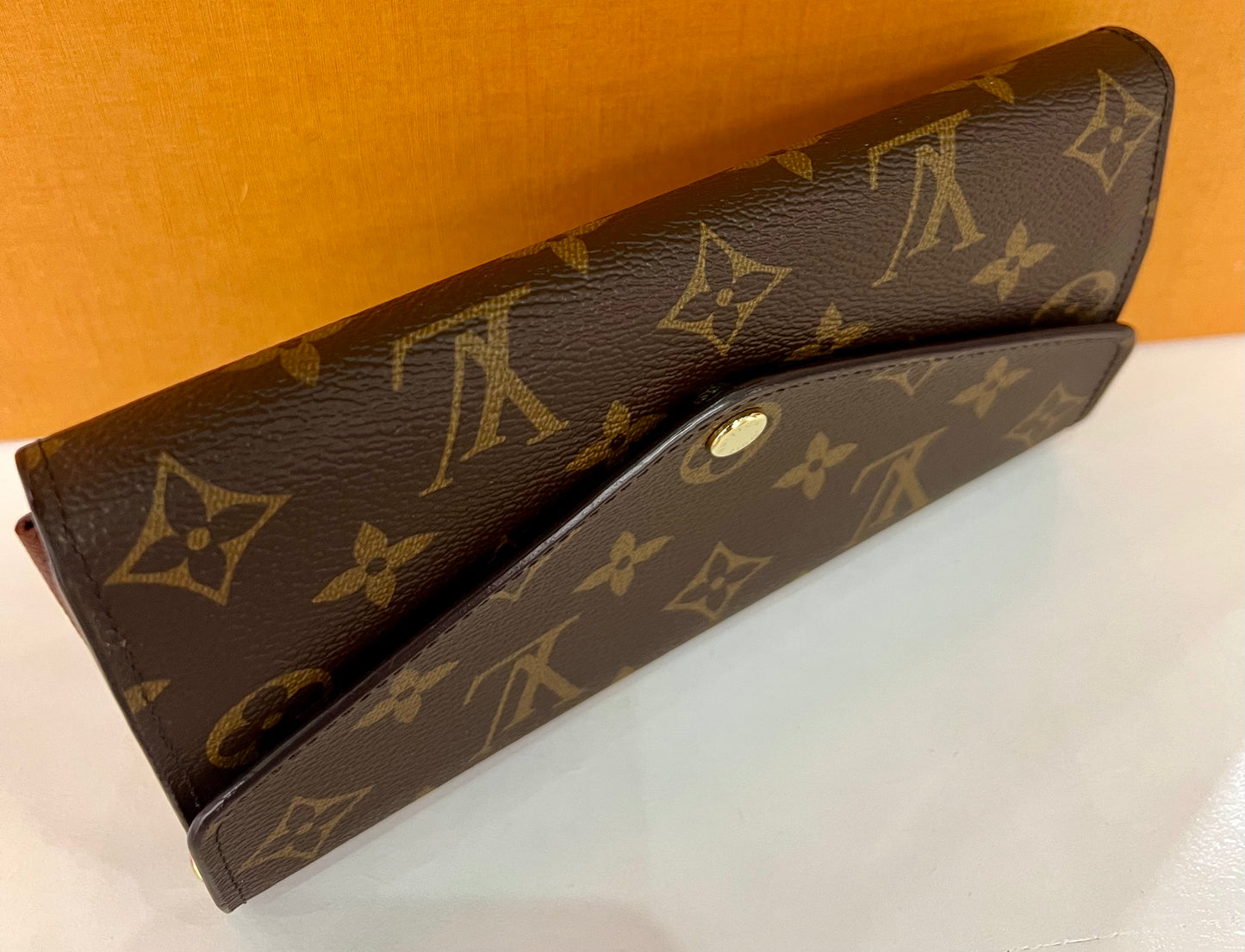 Sarah Wallet Monogram