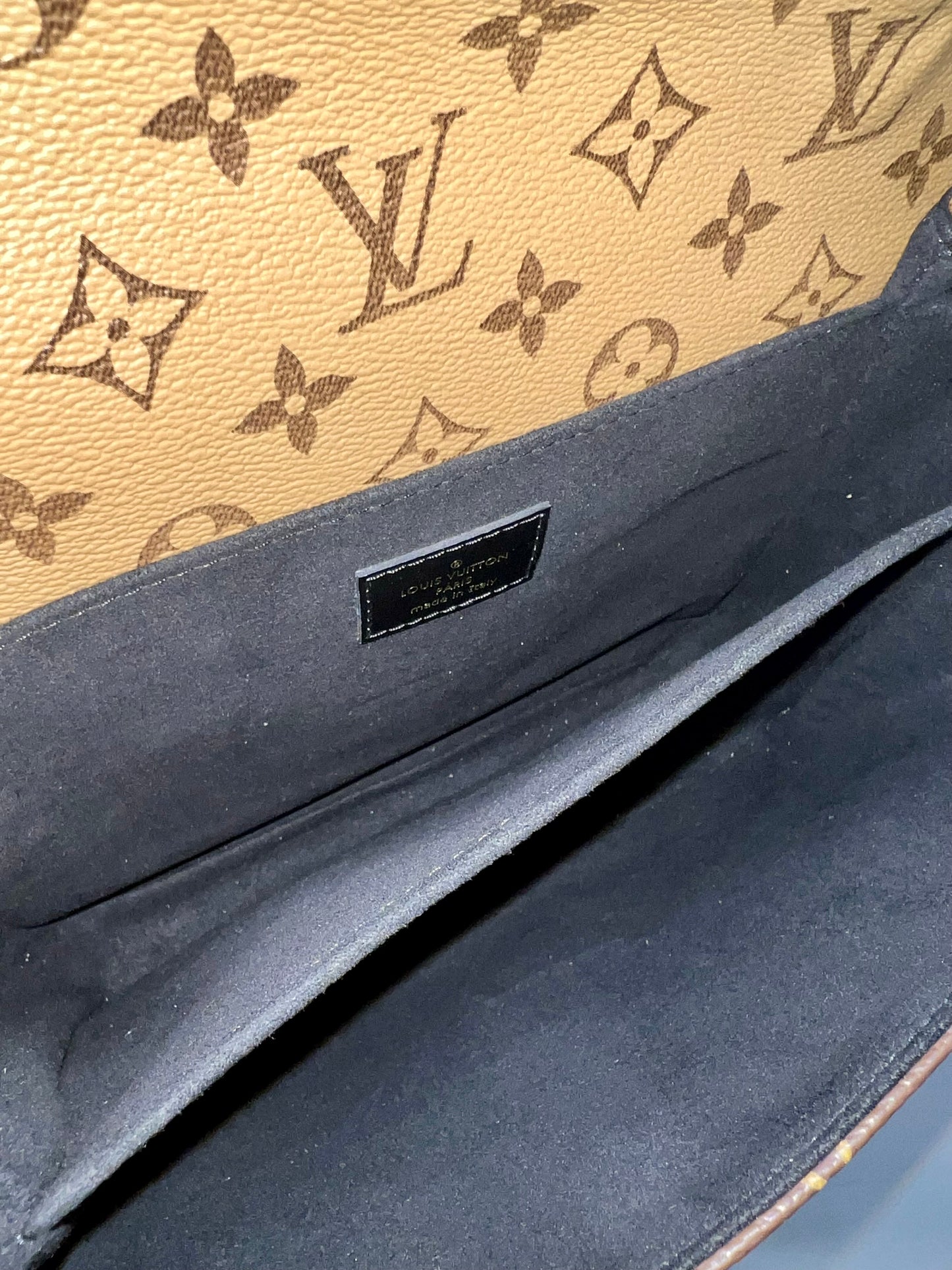 Metis Pochette Reverse Monogram