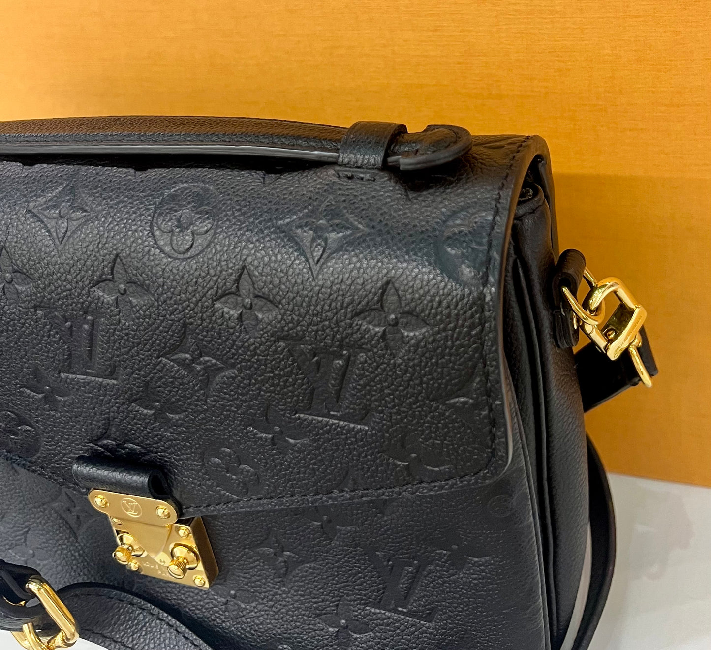 Metis Pochette Black Empreinte