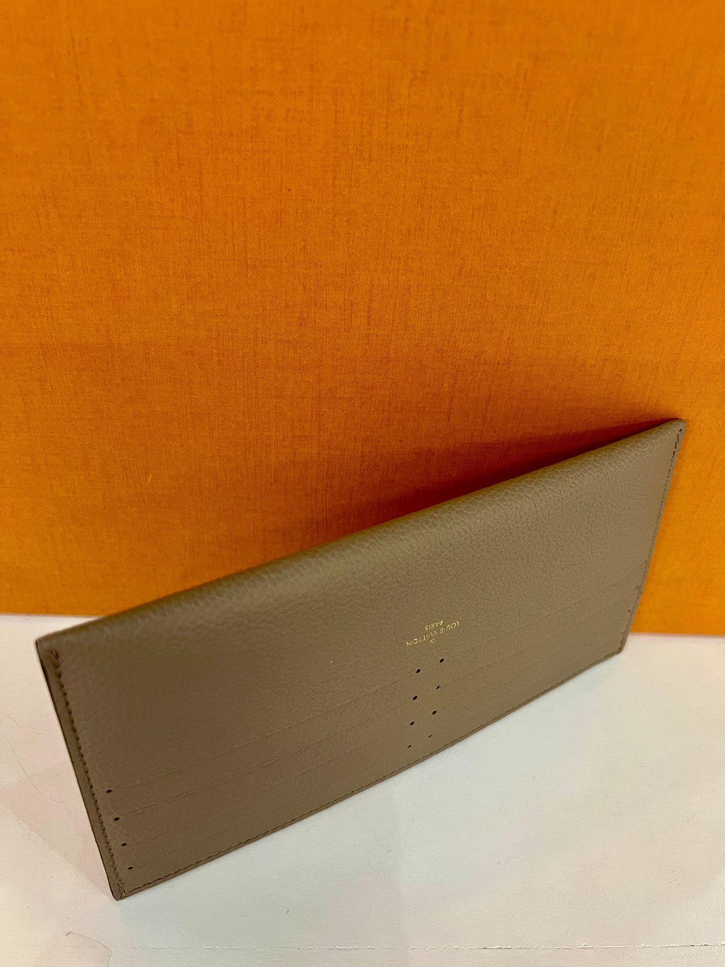 Long Wallet Turtledove