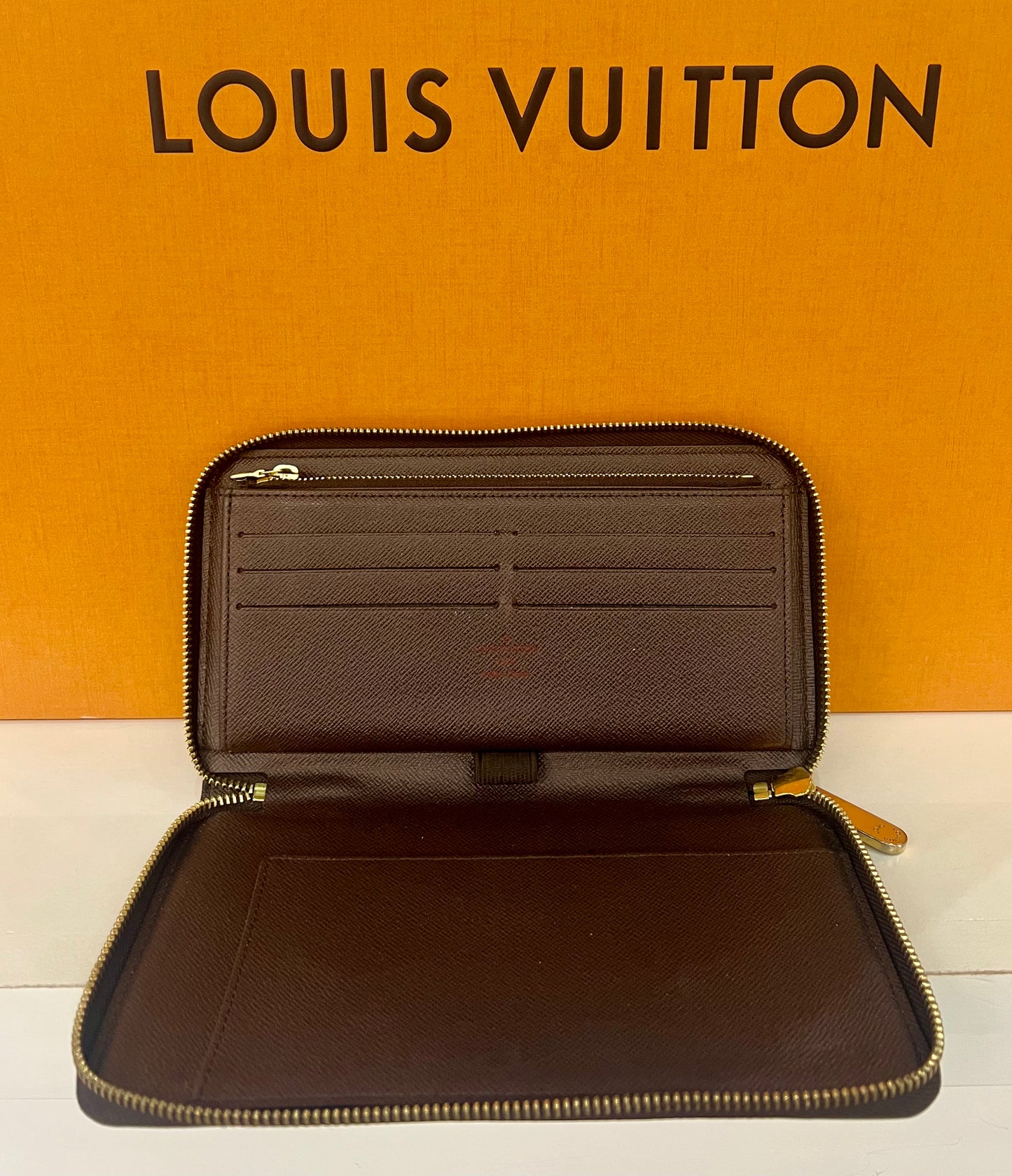 Damier Ebene Zippy Organizer Wallet