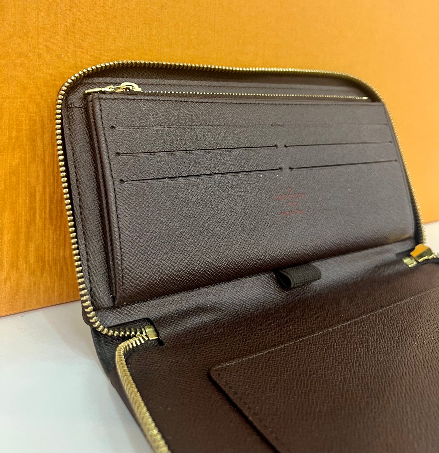 Damier Ebene Zippy Organizer Wallet