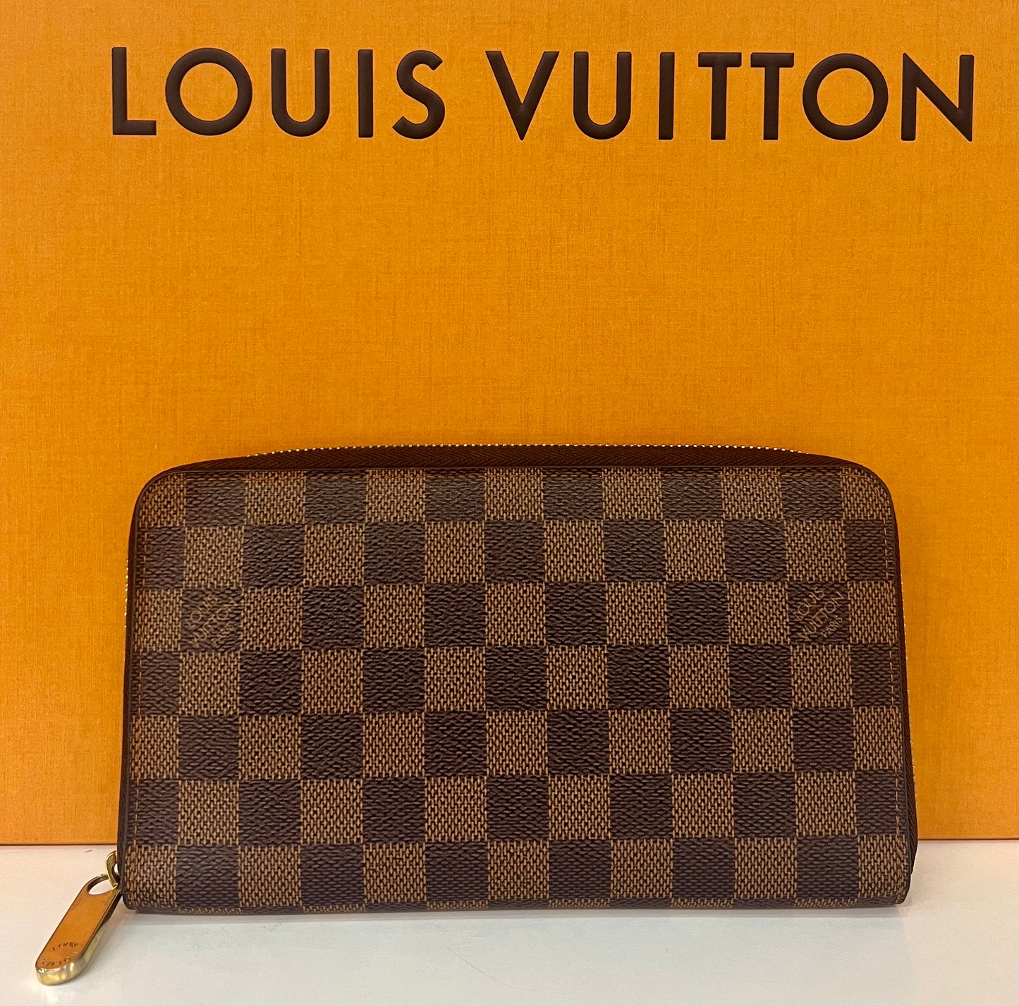 Damier Ebene Zippy Organizer Wallet