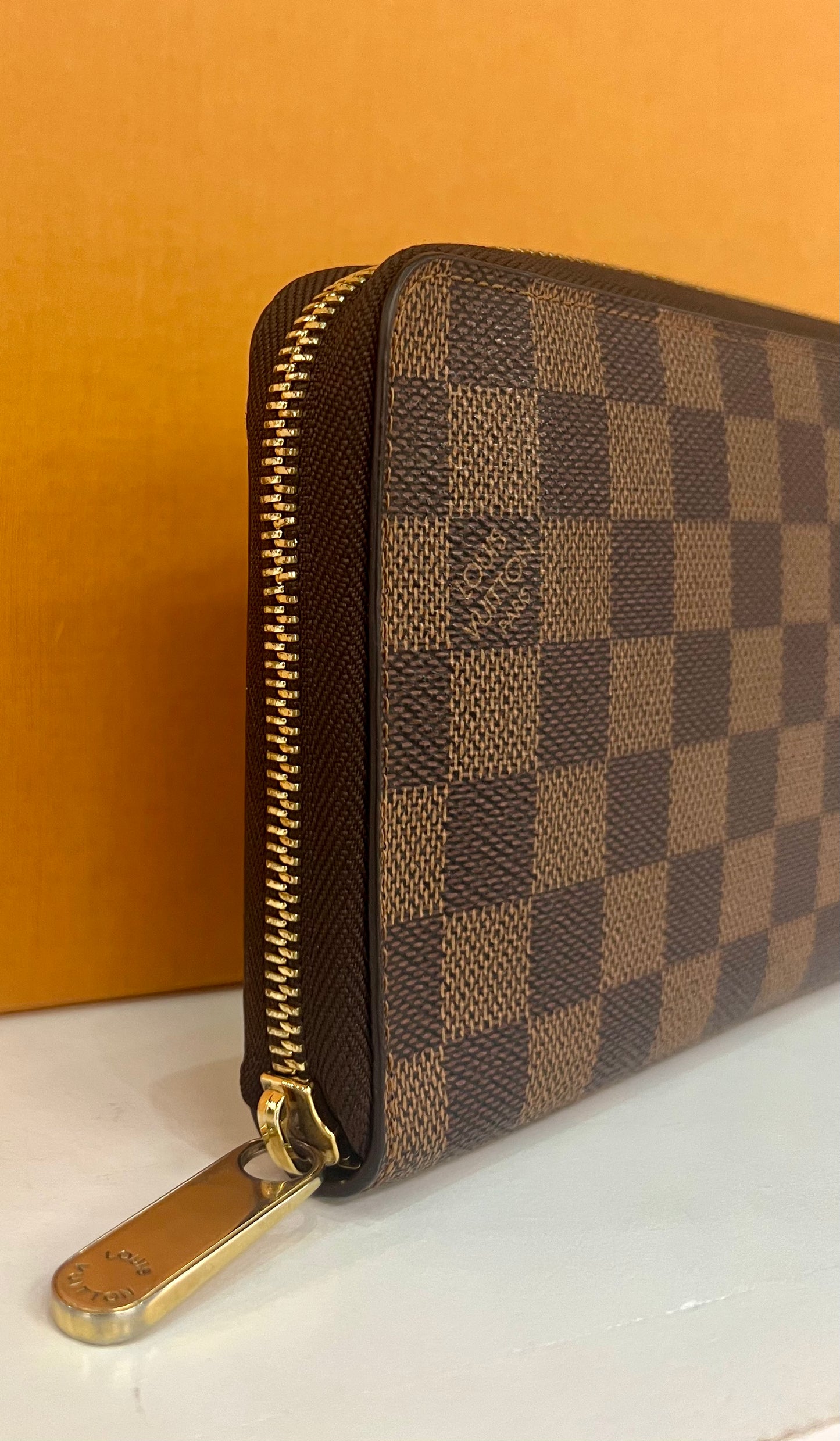 Damier Ebene Zippy Organizer Wallet