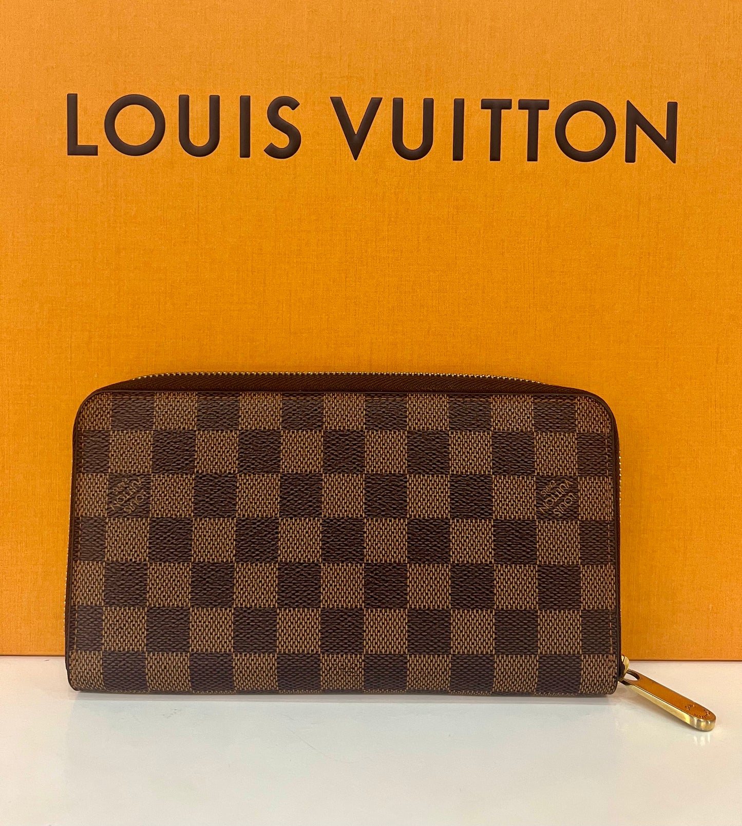 Damier Ebene Zippy Organizer Wallet