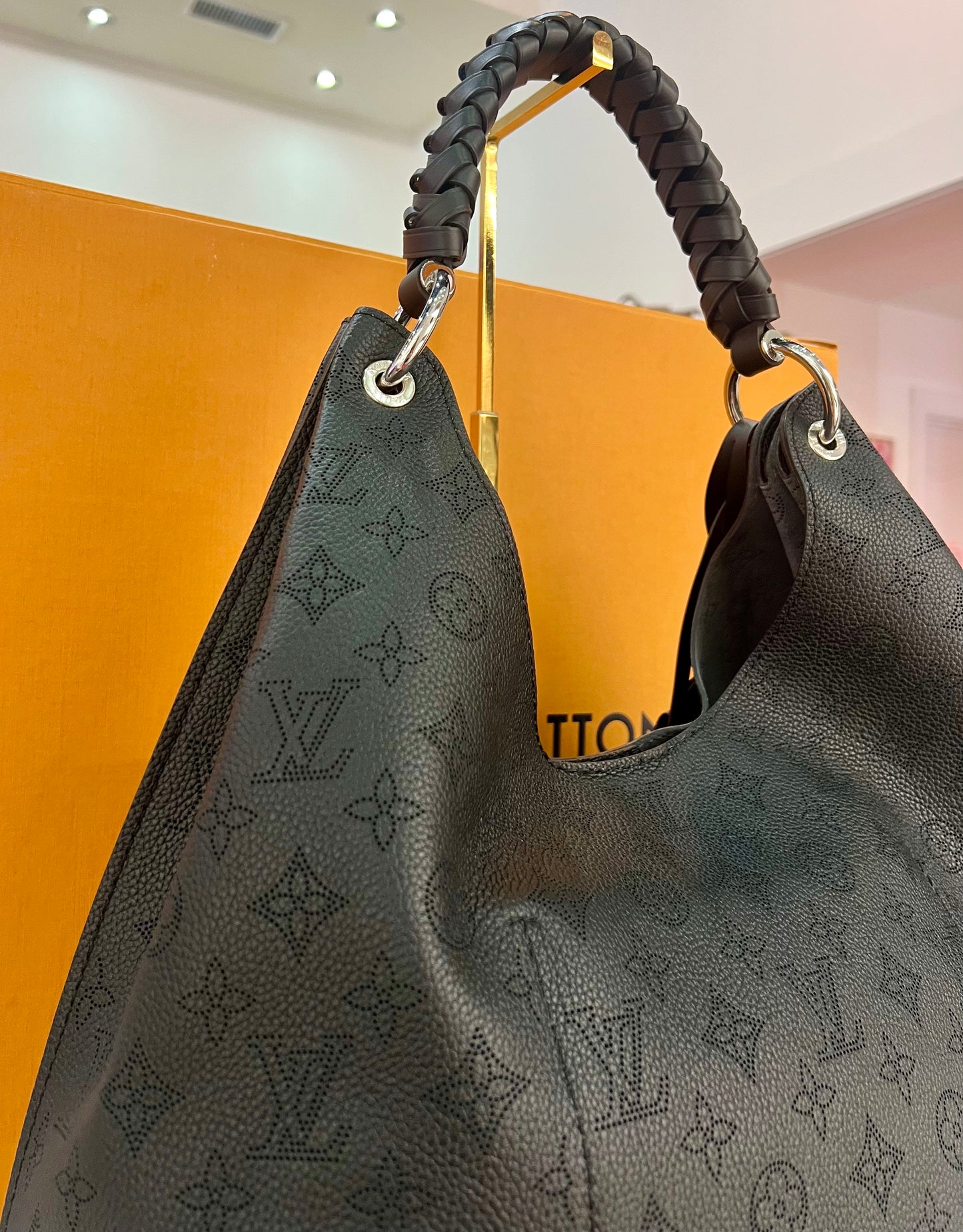 Carmel Mahina Hobo Black