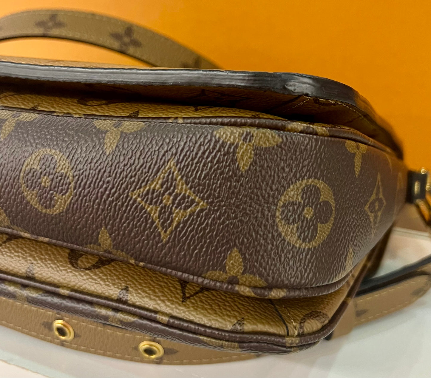 Metis Pochette Reverse Monogram