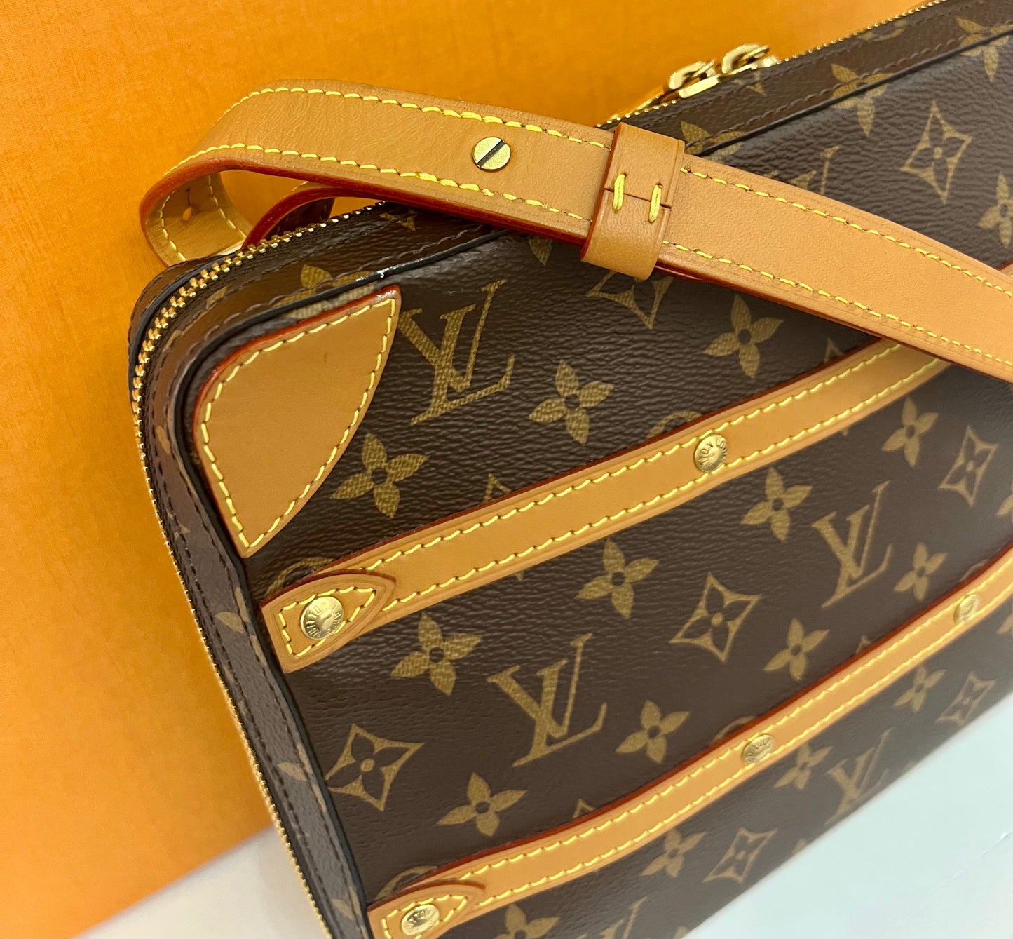 Soft Trunk Messenger MM