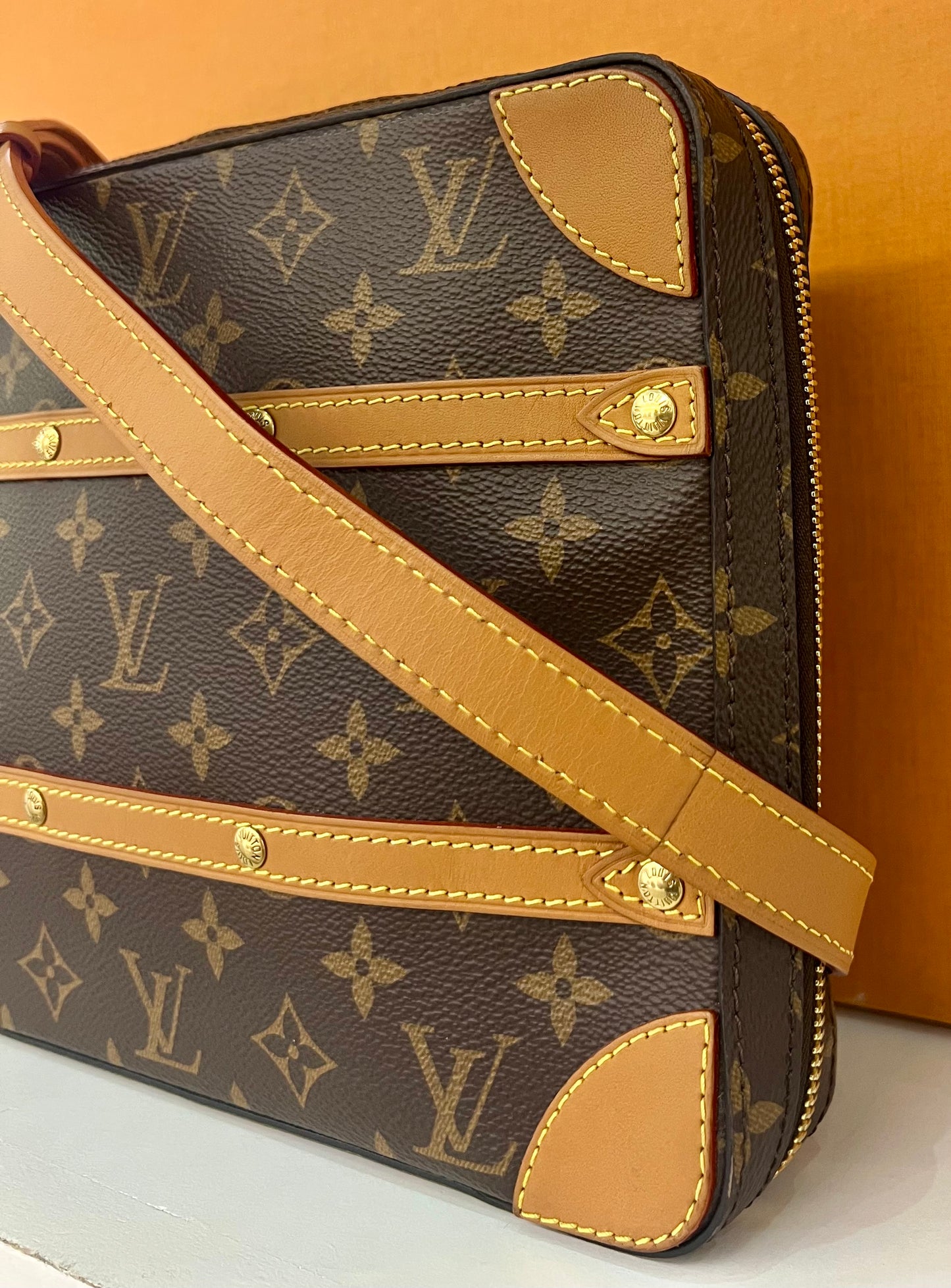 Soft Trunk Messenger MM