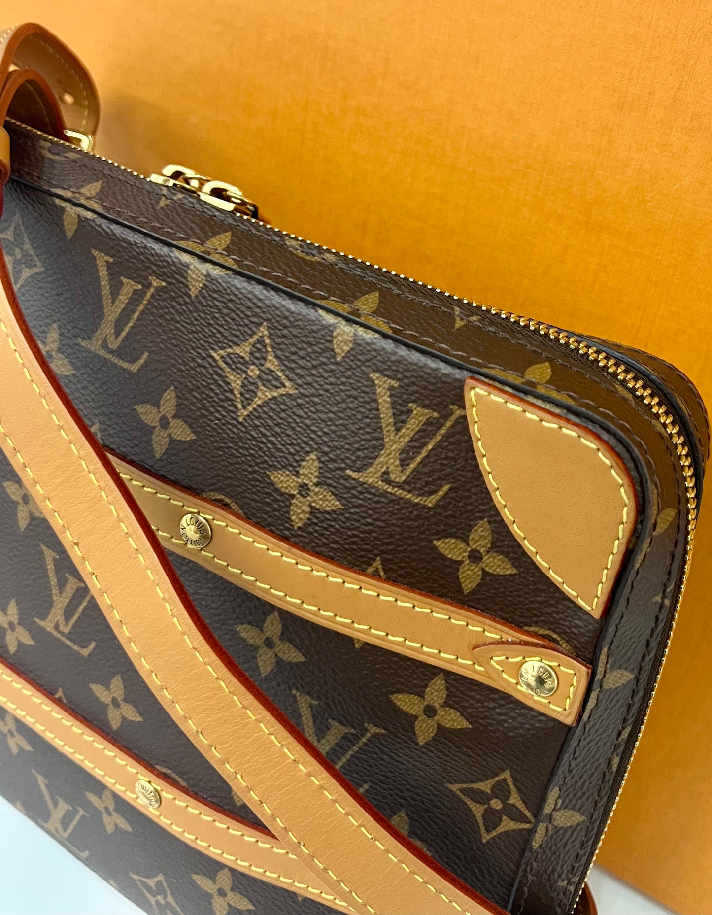 Soft Trunk Messenger MM