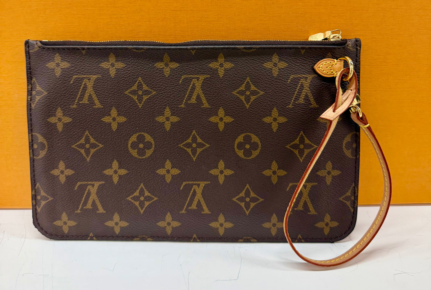 Wristlet Monogram/Tan
