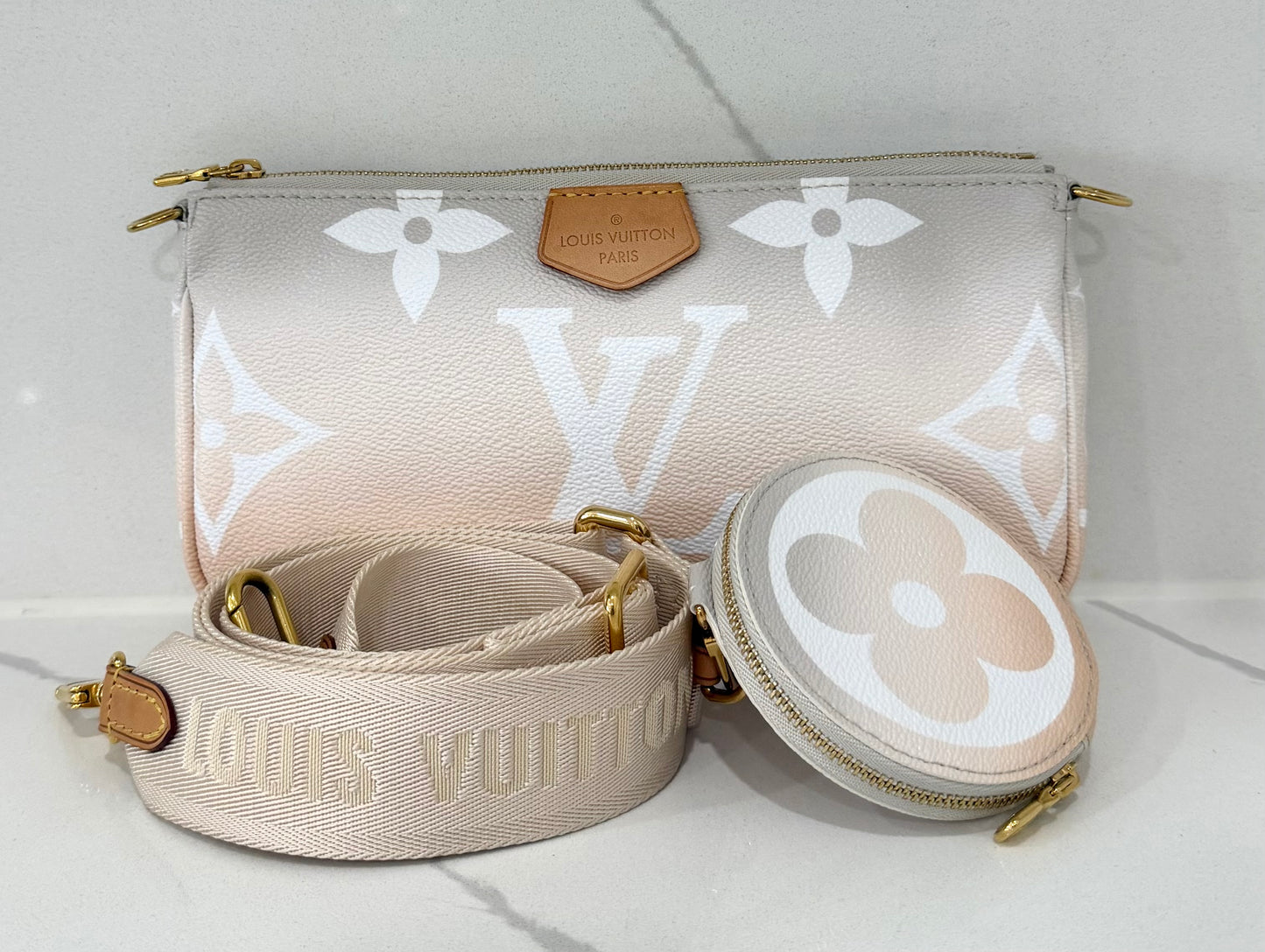 Multi-Pochette By the Pool