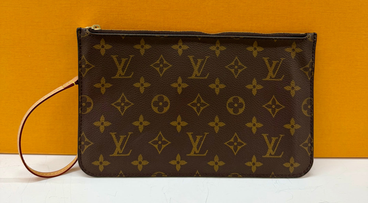 Wristlet Monogram/Tan