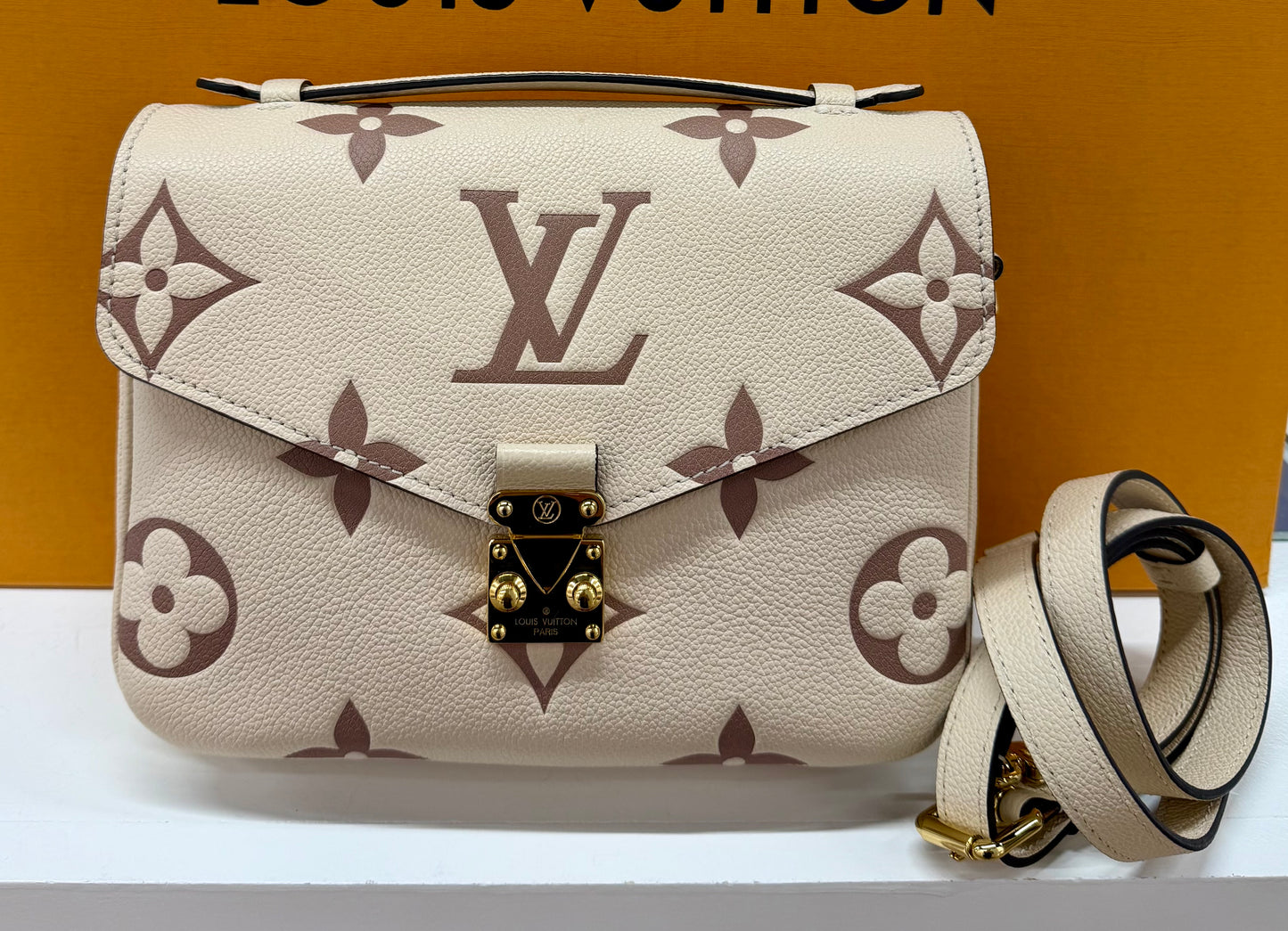 Metis Pochette Bi-color