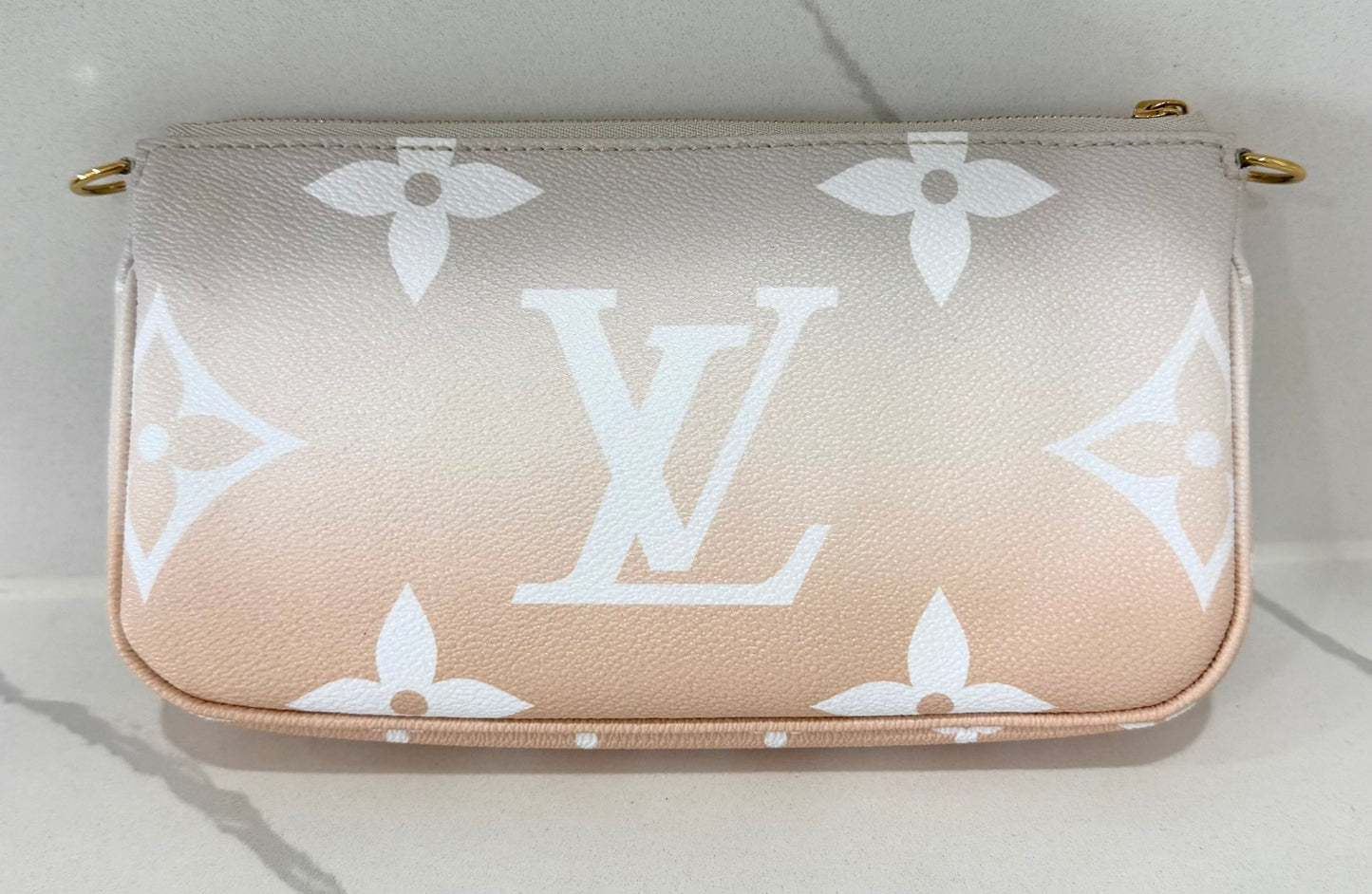 Multi-Pochette By the Pool