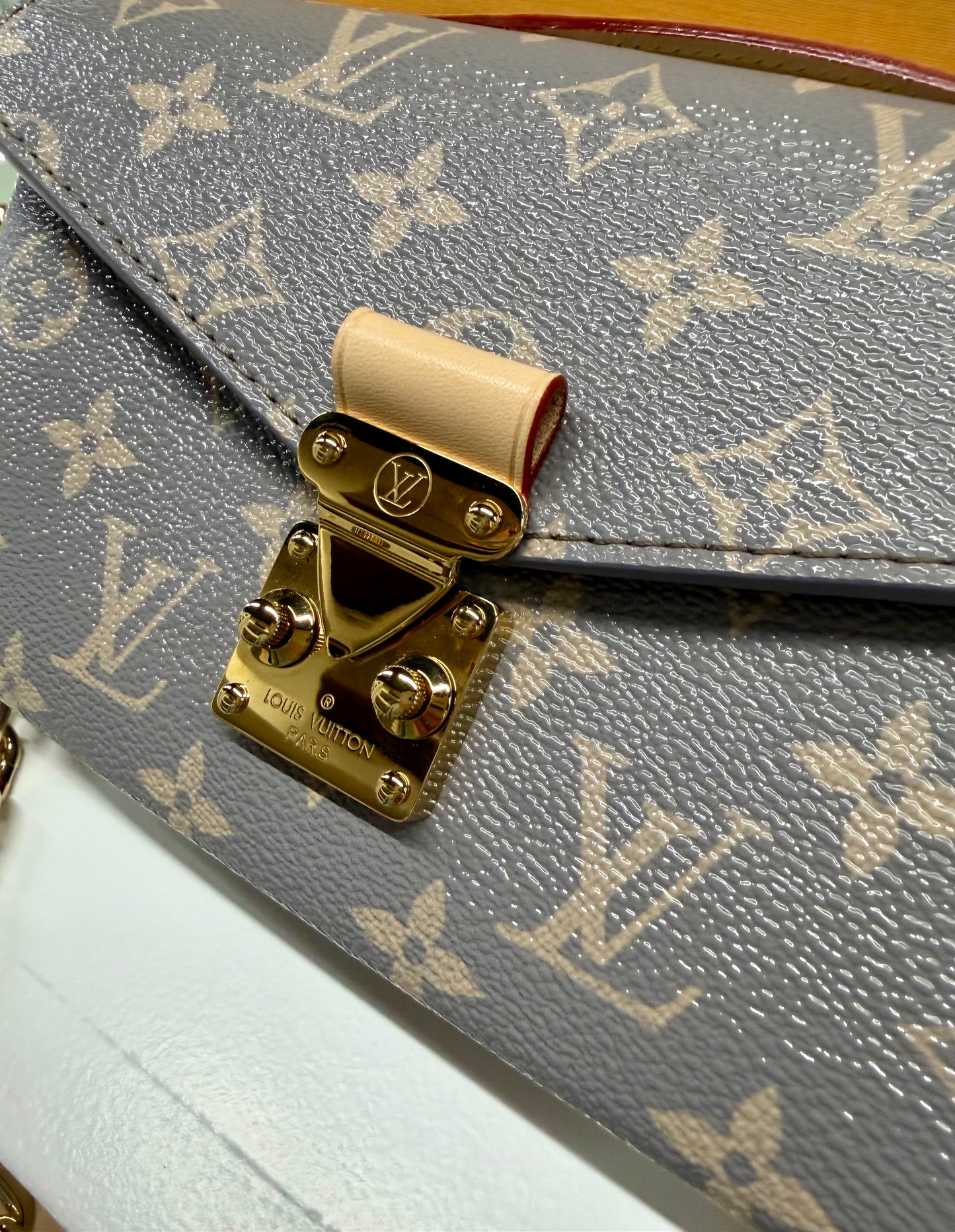 Pochette Metis East West