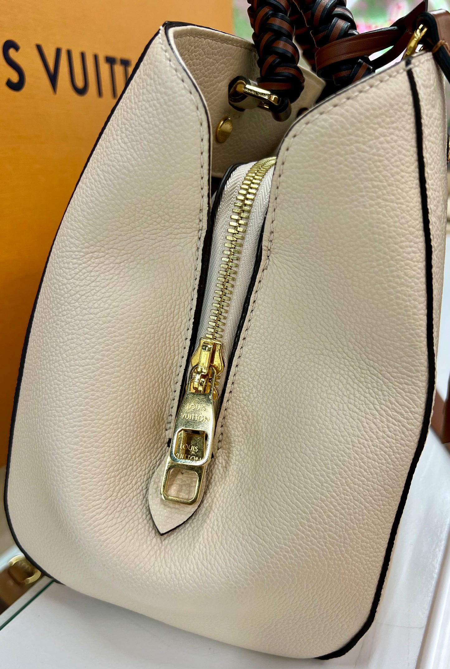 Montaigne MM Cream Empreinte