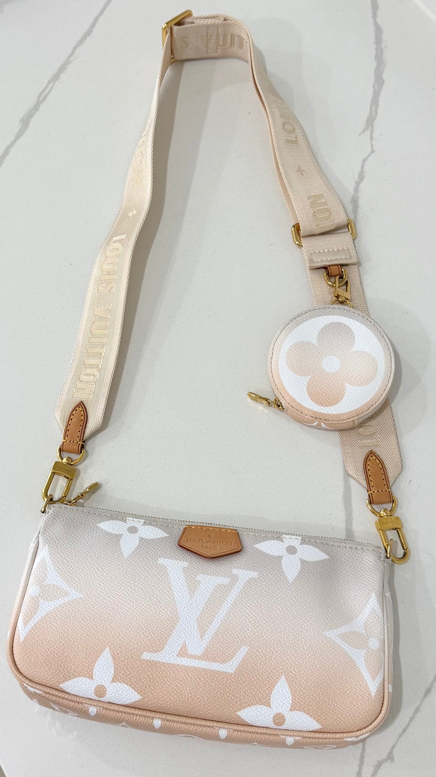 Multi-Pochette By the Pool