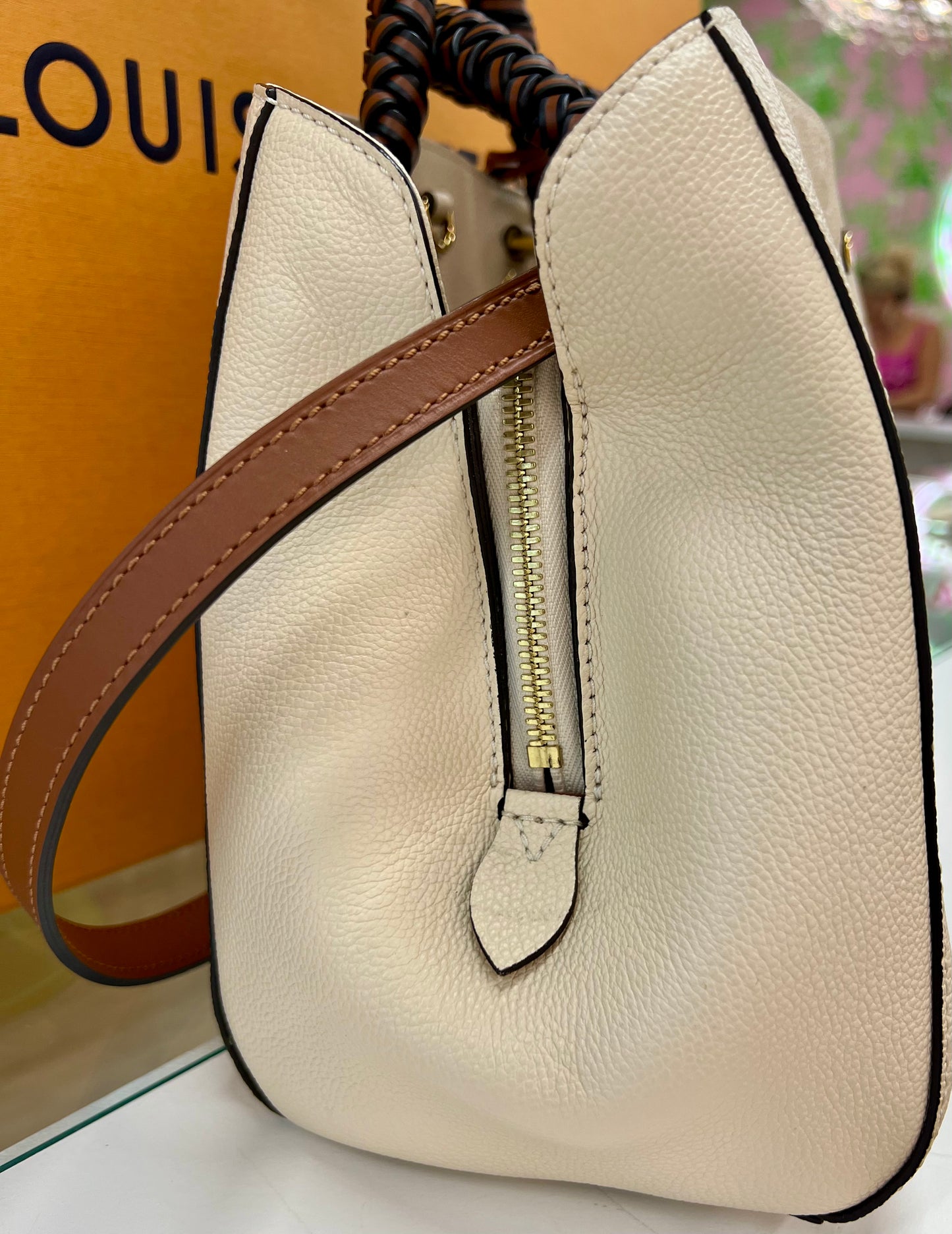 Montaigne MM Cream Empreinte