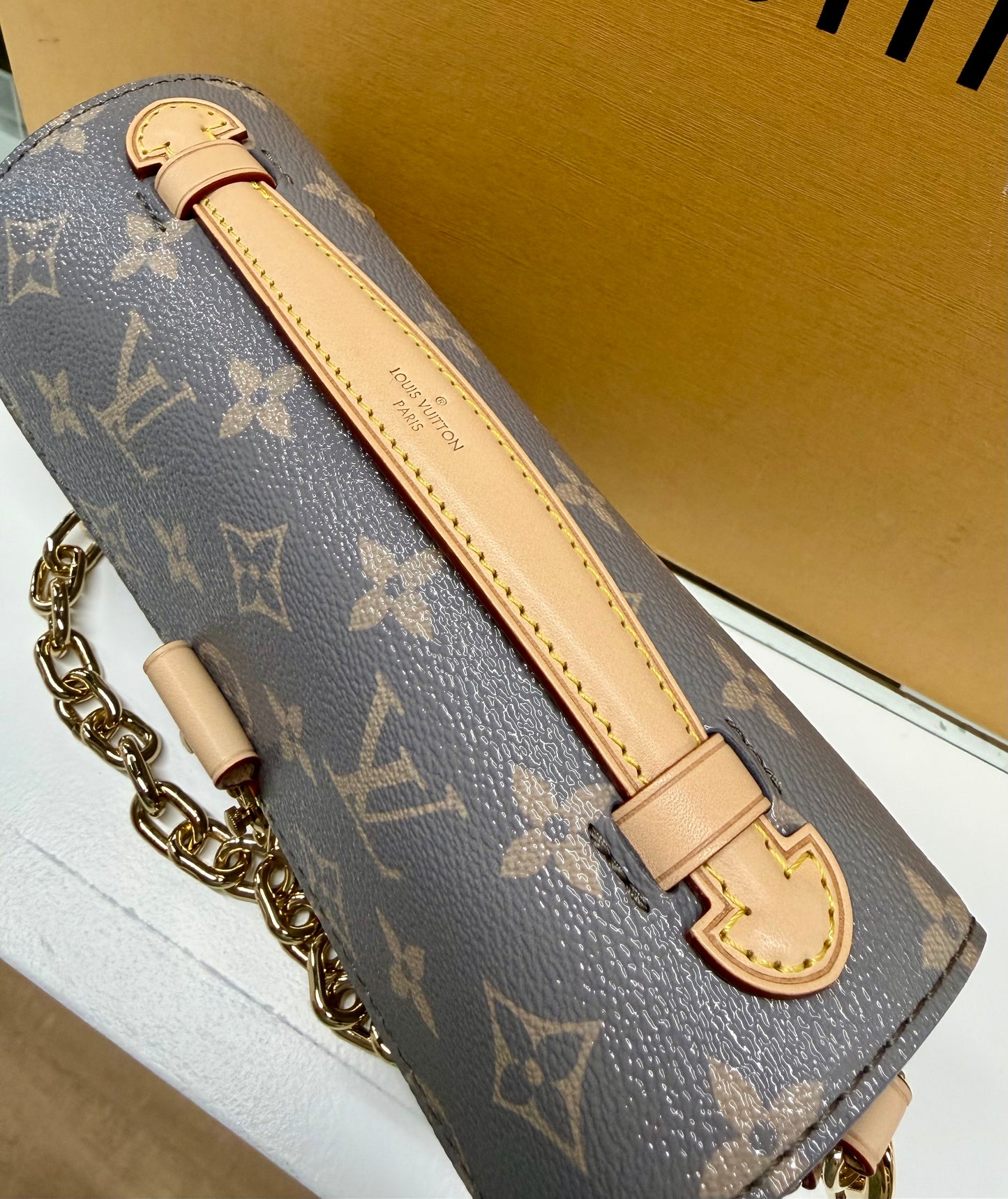 Pochette Metis East West