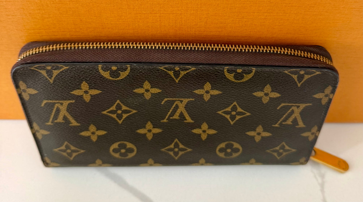 Zippy Organizer Wallet Monogram