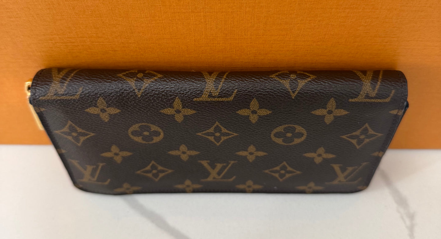 Zippy Wallet Monogram