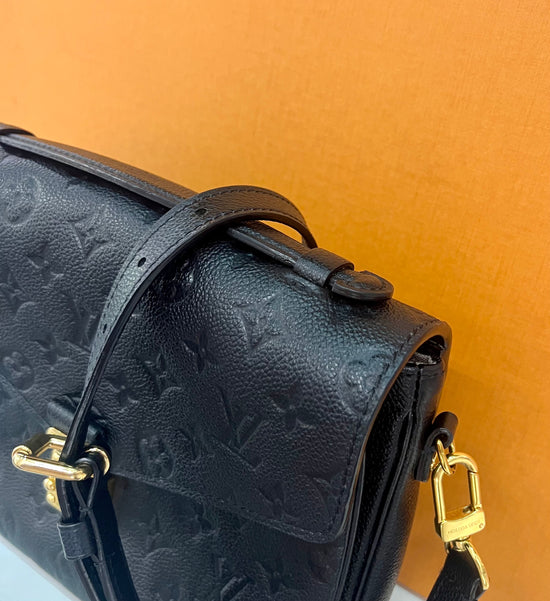 Metis Pochette Empreinte Black