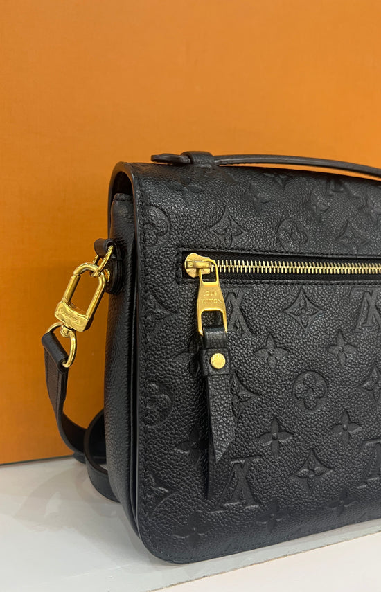 Metis Pochette Empreinte Black