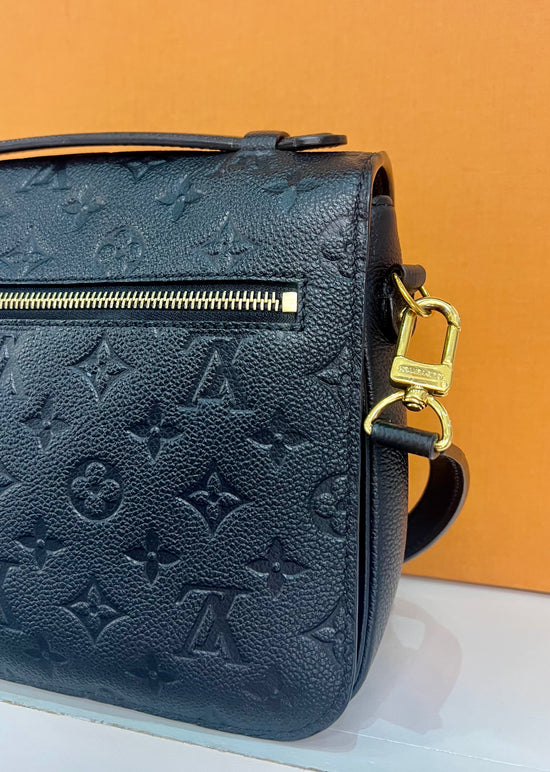 Metis Pochette Empreinte Black