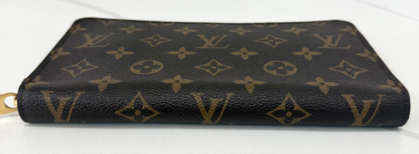 Zippy Organizer Wallet Monogram