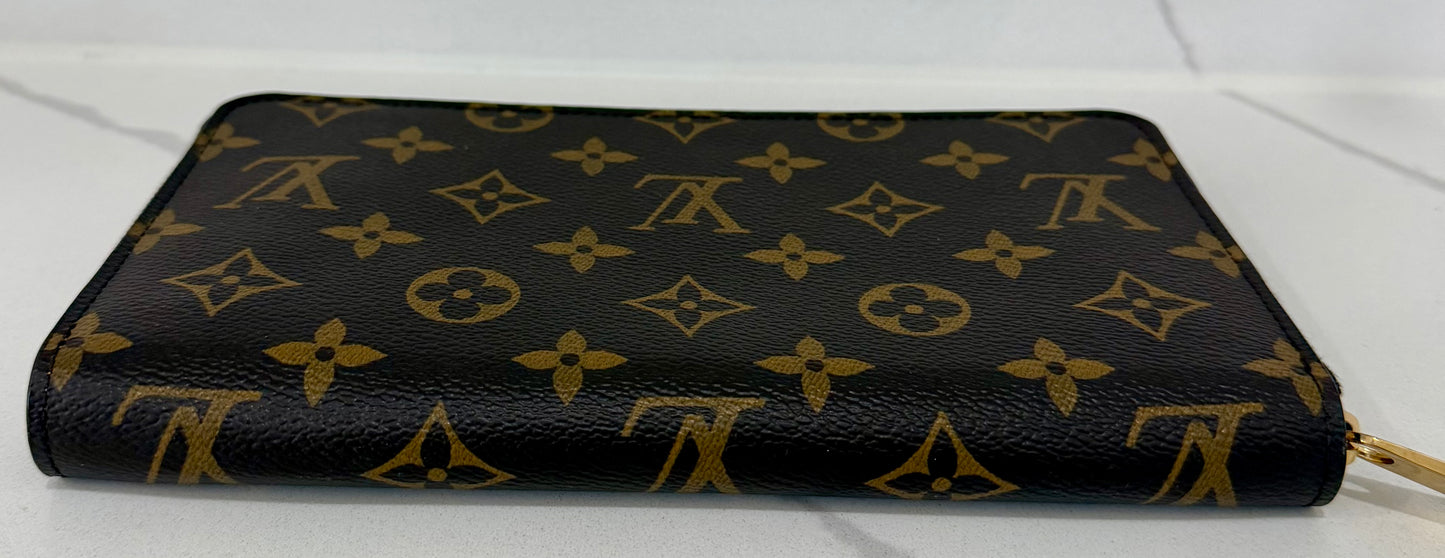 Zippy Organizer Wallet Monogram