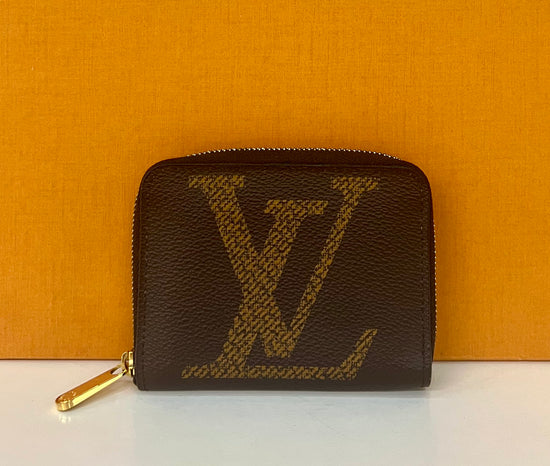 Compact Zippy Wallet Large Logo