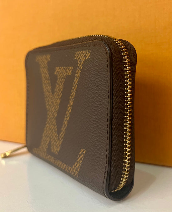 Compact Zippy Wallet Large Logo